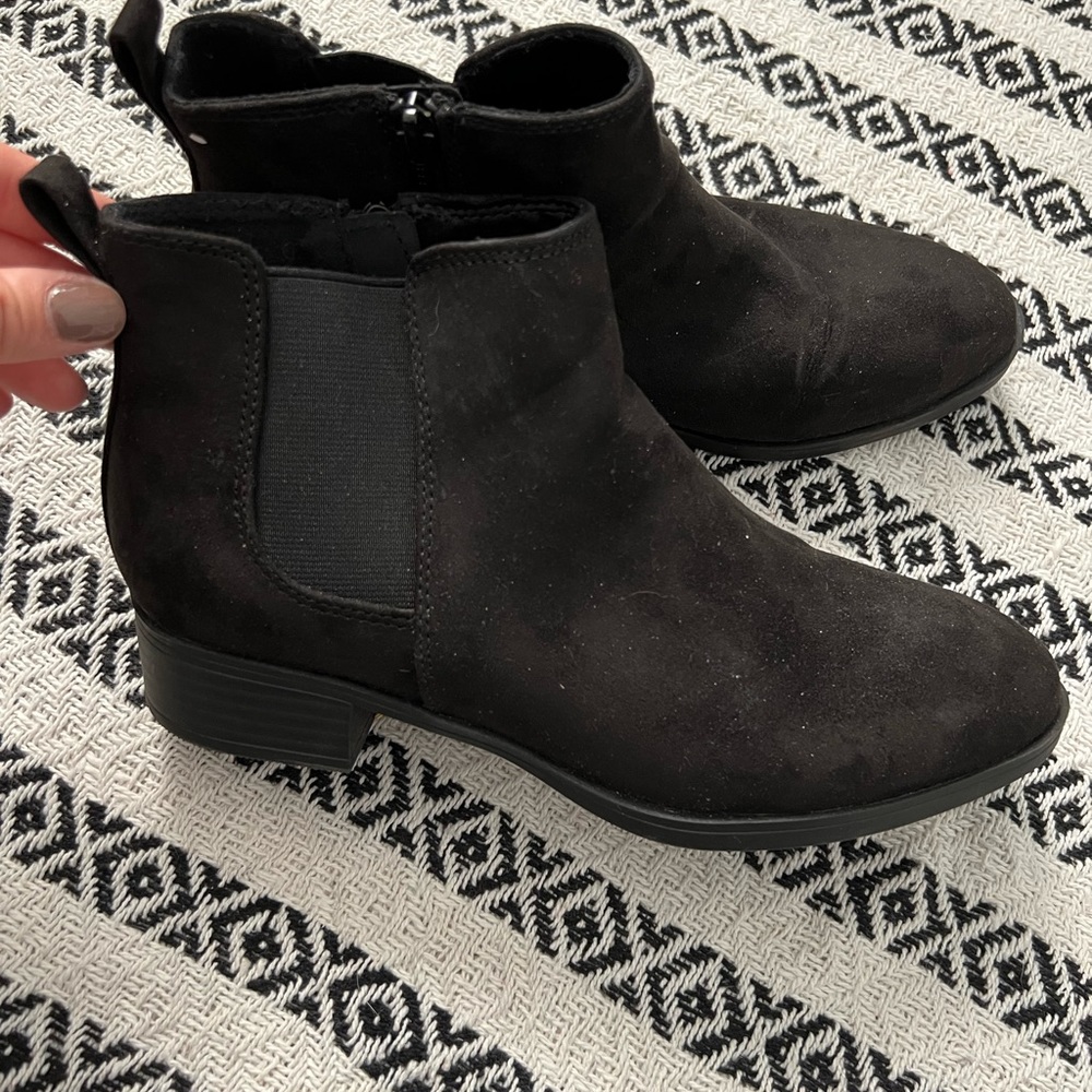 SO black sude ankle bootie